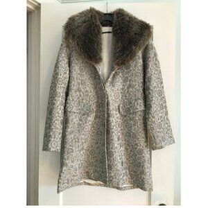 Isda & Co | Faux Fur Collar Jacquard Coat